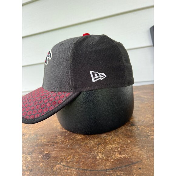 New Era NFL Atlanta Falcons 39Thirty S/M Cap Black & Red Honeycomb Brim Stretch - Picture 2 of 5